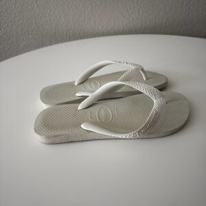 Havaianas Women's White Sandals- Size 6